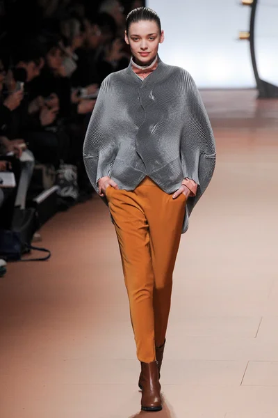 Look 25